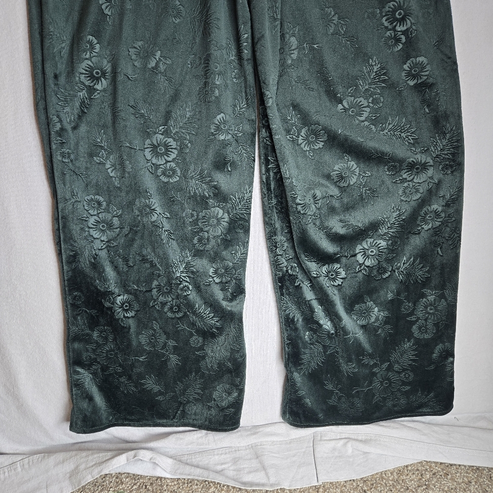 Soft Surroundings Leelah Velvet Jumpsuit Tall Med Floral Embossed Rich Green - Picture 9 of 13